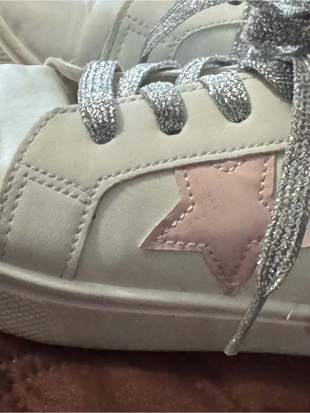 Rouge! White Kids Sneakers with Silver Glitter Accents